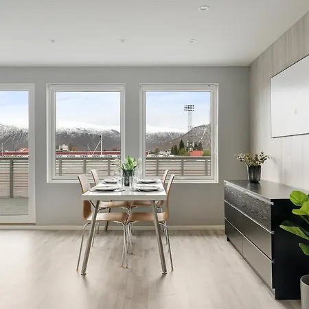 아파트 For Groups & Families, Free Parking, Amazing View By Arctic Homes