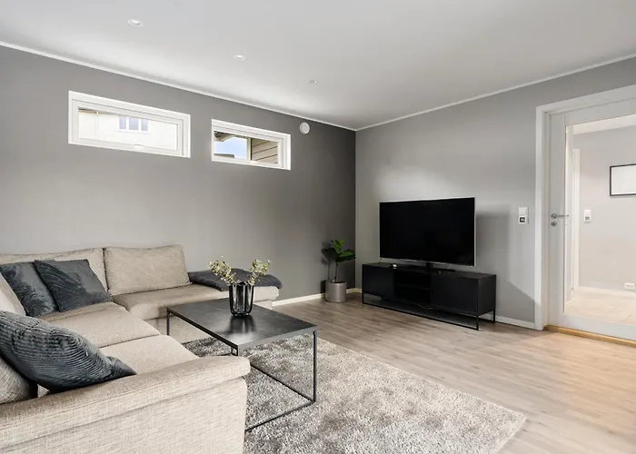 For Groups & Families, Free Parking, Amazing View By Arctic Homes *